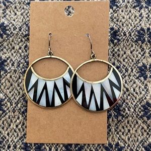 Shell earrings stamped Mexico. Lovely!